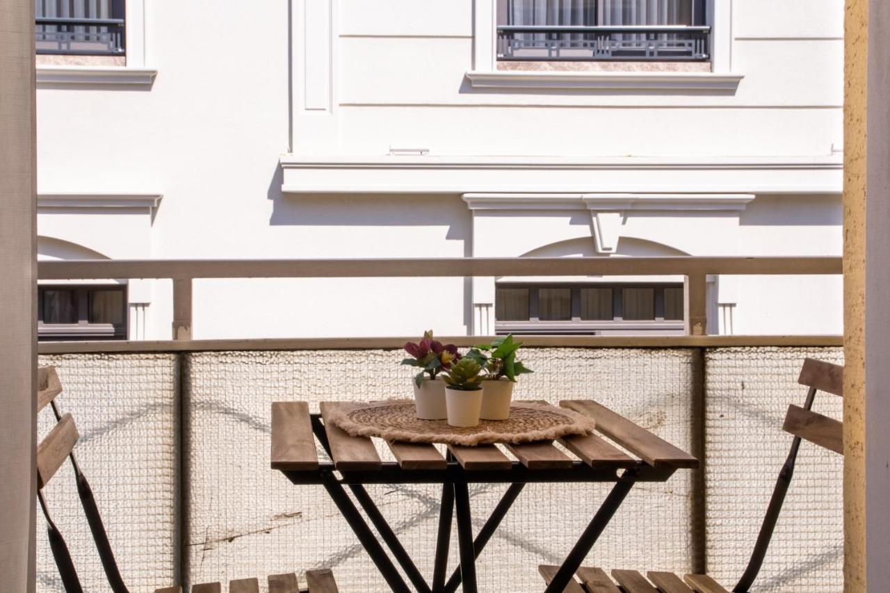 דירות Gorgeous Flat With Balcony In Izmir Konak מראה חיצוני תמונה